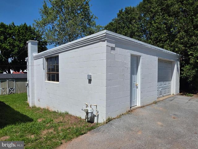 146 N REAMSTOWN RD, Stevens, PA 17578