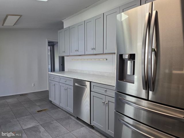 146 N REAMSTOWN RD, Stevens, PA 17578