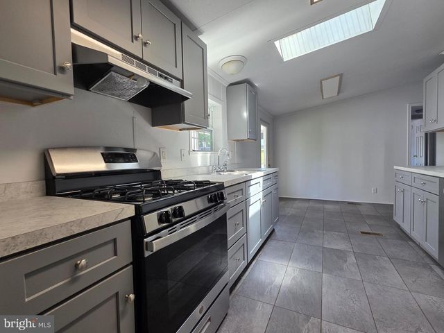 146 N REAMSTOWN RD, Stevens, PA 17578