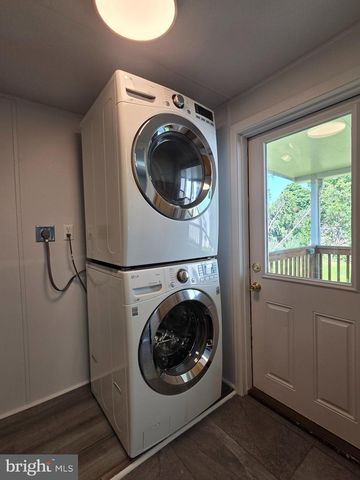 146 N REAMSTOWN RD, Stevens, PA 17578
