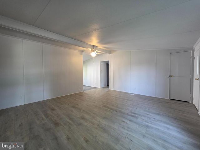 146 N REAMSTOWN RD, Stevens, PA 17578