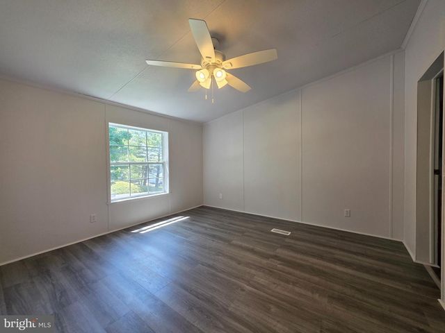146 N REAMSTOWN RD, Stevens, PA 17578