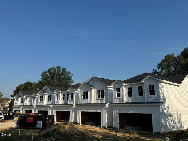 162 W Allen Street, Four Oaks, NC 27524