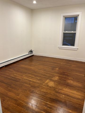 49R Siren 1, Winthrop, MA 02152