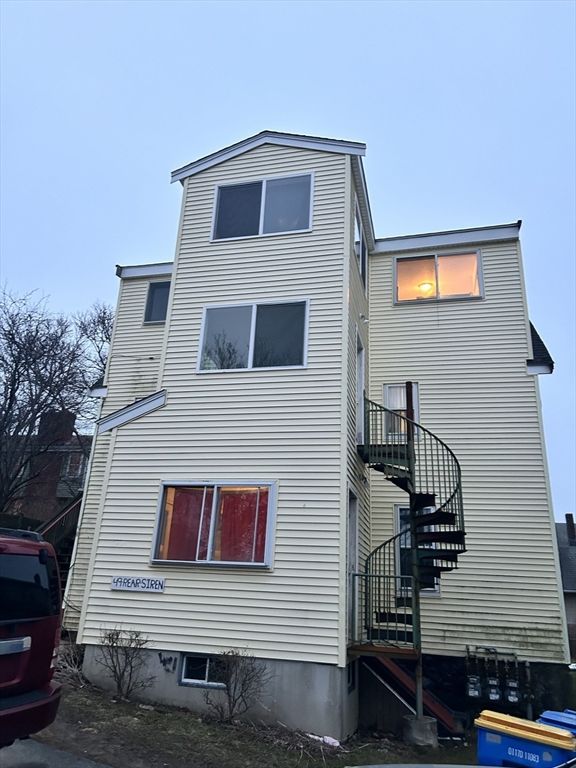 49R Siren 1, Winthrop, MA 02152