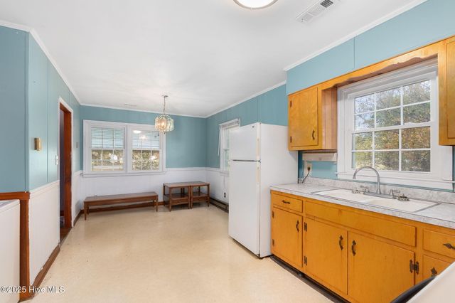 2388 N Highway 101, Beaufort, NC 28516