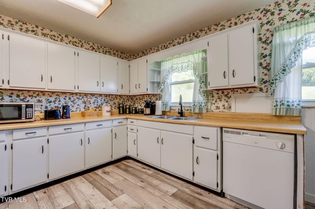 2251 Siam Road, Elizabethton, TN 37643