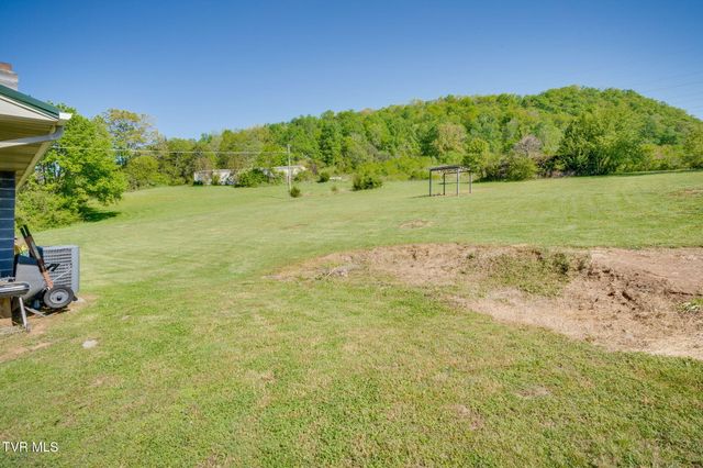 2251 Siam Road, Elizabethton, TN 37643