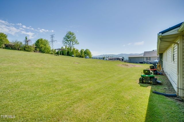 2251 Siam Road, Elizabethton, TN 37643