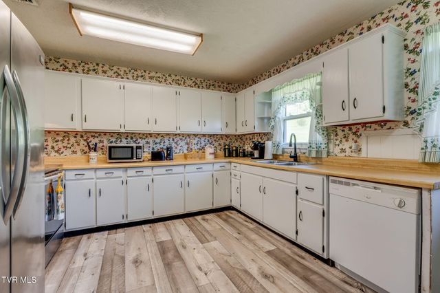 2251 Siam Road, Elizabethton, TN 37643