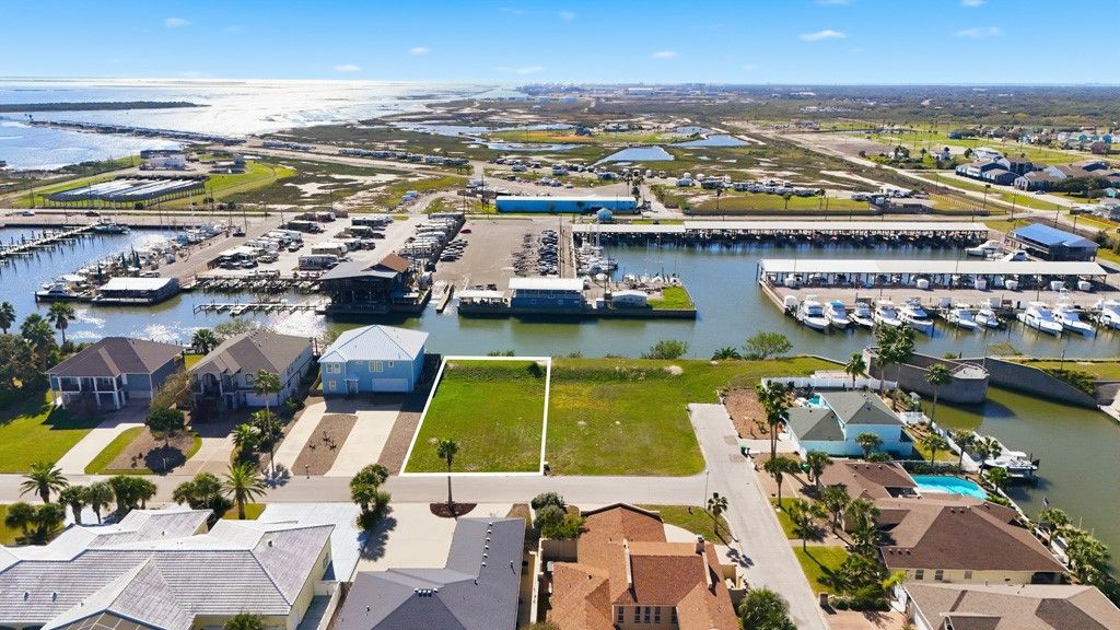 117 Bay Ct, Aransas Pass, TX 78336 — exterior