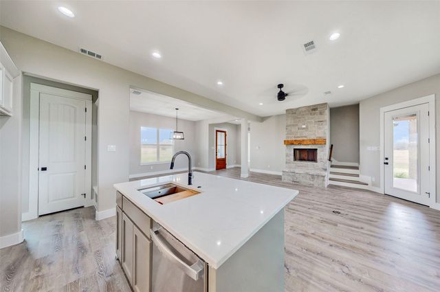 2667 VZ County Road 3820, Wills Point, TX 75169