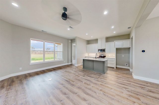 2667 VZ County Road 3820, Wills Point, TX 75169