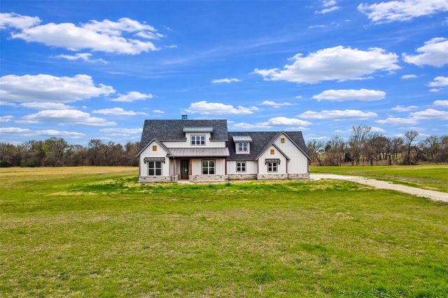 2667 VZ County Road 3820, Wills Point, TX 75169