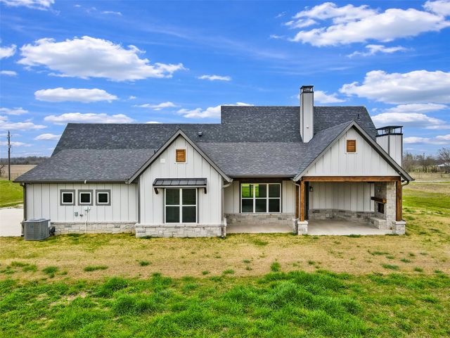 2667 VZ County Road 3820, Wills Point, TX 75169