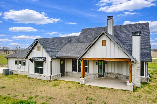 2667 VZ County Road 3820, Wills Point, TX 75169