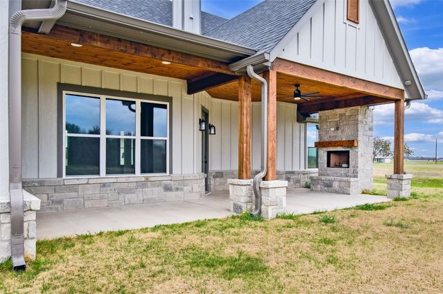 2667 VZ County Road 3820, Wills Point, TX 75169