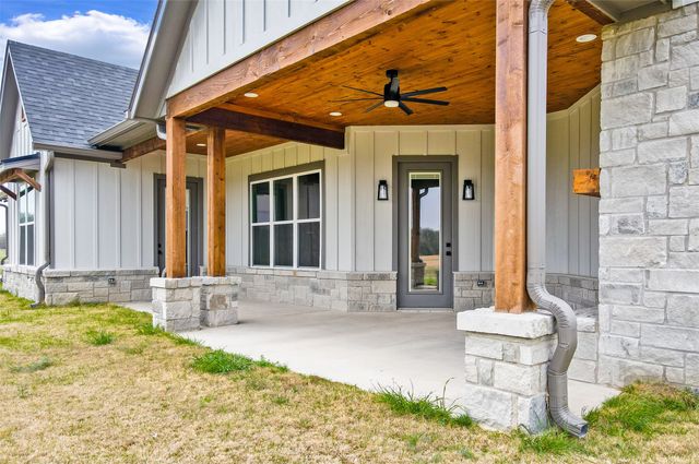 2667 VZ County Road 3820, Wills Point, TX 75169