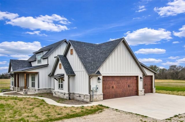 2667 VZ County Road 3820, Wills Point, TX 75169