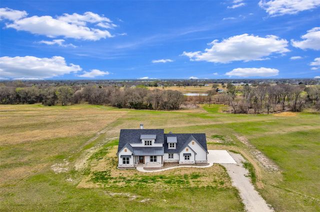 2667 VZ County Road 3820, Wills Point, TX 75169