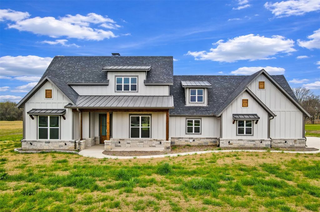 2667 VZ County Road 3820, Wills Point, TX 75169