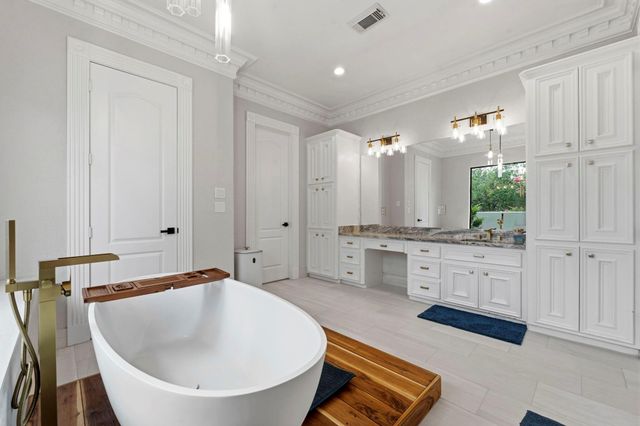 178 Promenade Street E, Montgomery, TX 77356