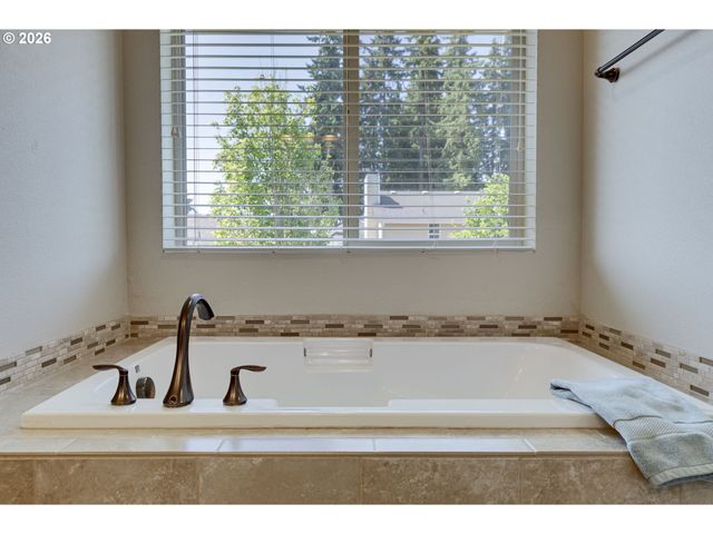 12813 Ne 102ND St, Vancouver, WA 98682