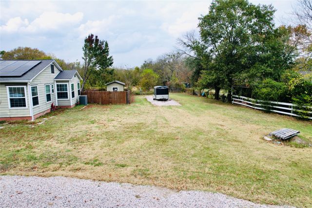 2702 W 2nd Avenue, Corsicana, TX 75110