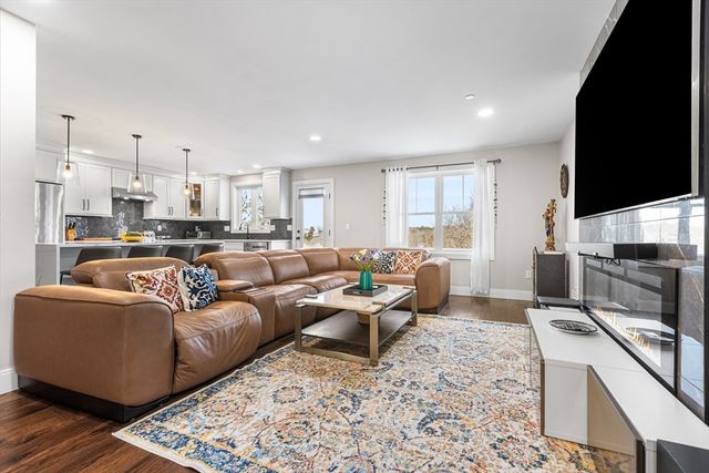 11 James Coffin Way 11, Middleton, MA 01949