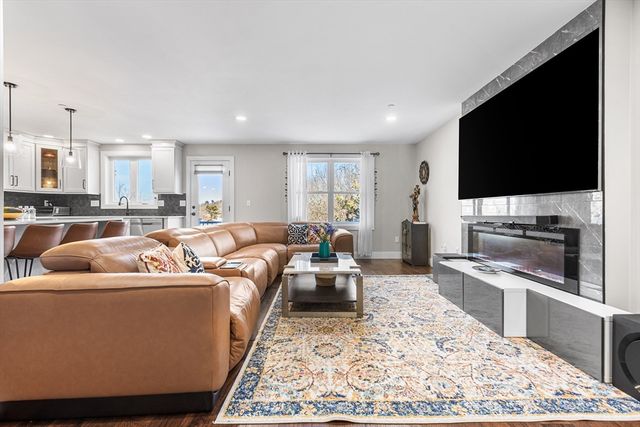 11 James Coffin Way 11, Middleton, MA 01949