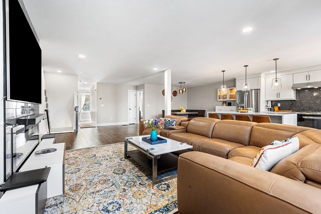 11 James Coffin Way 11, Middleton, MA 01949