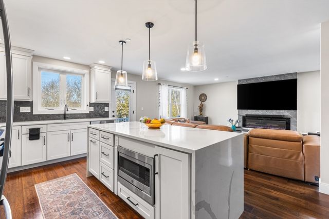 11 James Coffin Way 11, Middleton, MA 01949