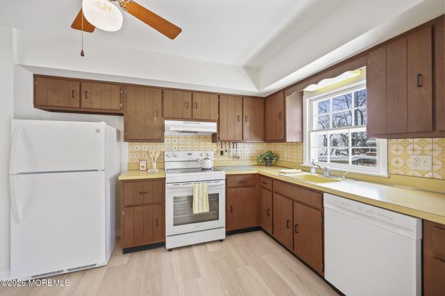 36 Ruth Place, Eatontown, NJ 07724