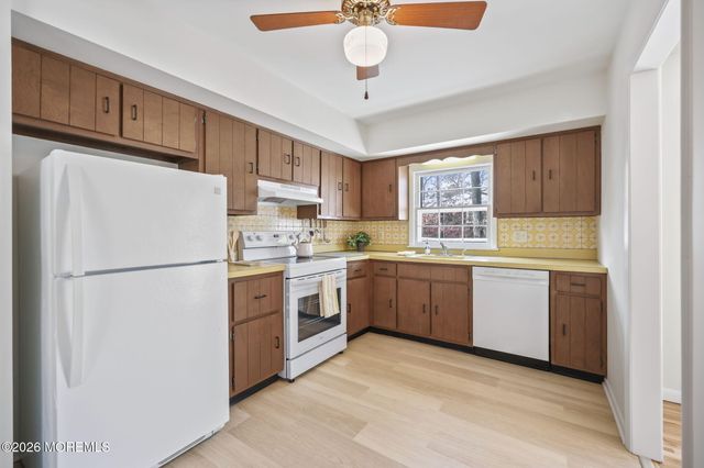 36 Ruth Place, Eatontown, NJ 07724