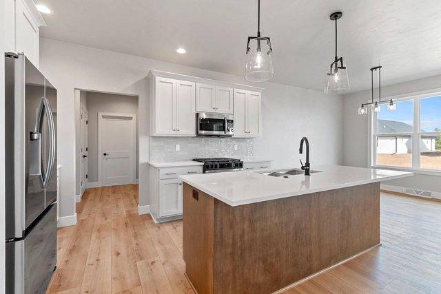 1406 DIVINITY DRIVE, De Pere, WI 54115