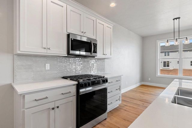 1406 DIVINITY DRIVE, De Pere, WI 54115