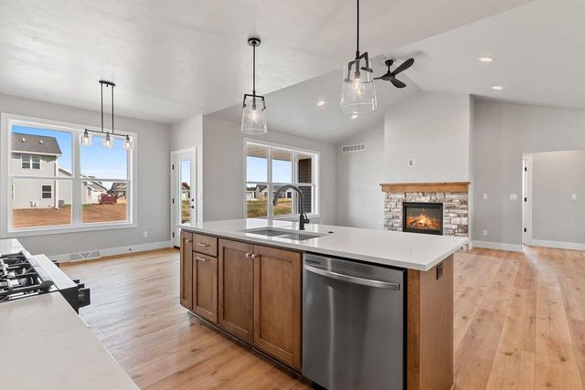 1406 DIVINITY DRIVE, De Pere, WI 54115