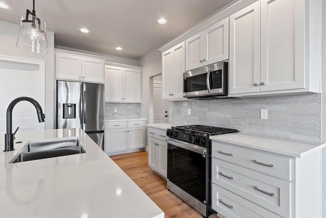 1406 DIVINITY DRIVE, De Pere, WI 54115
