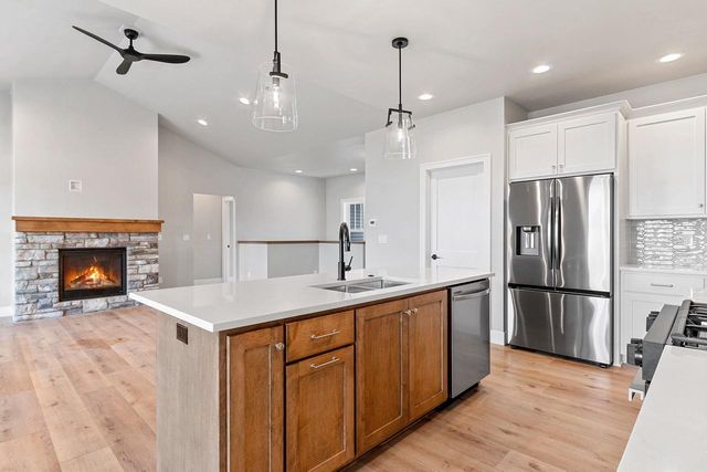 1406 DIVINITY DRIVE, De Pere, WI 54115