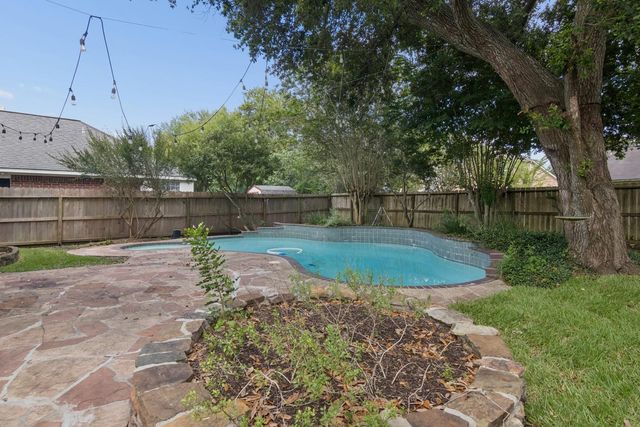 4819 Stone Harbor Drive, Friendswood, TX 77546