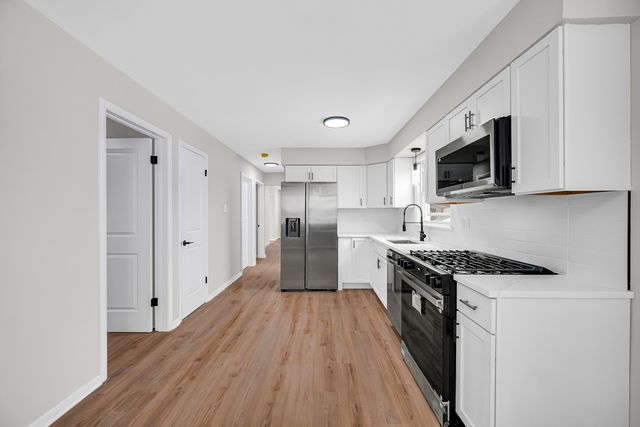 2250 E 92nd Place, Chicago, IL 60617