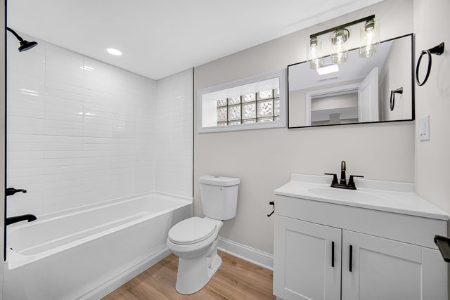 2250 E 92nd Place, Chicago, IL 60617