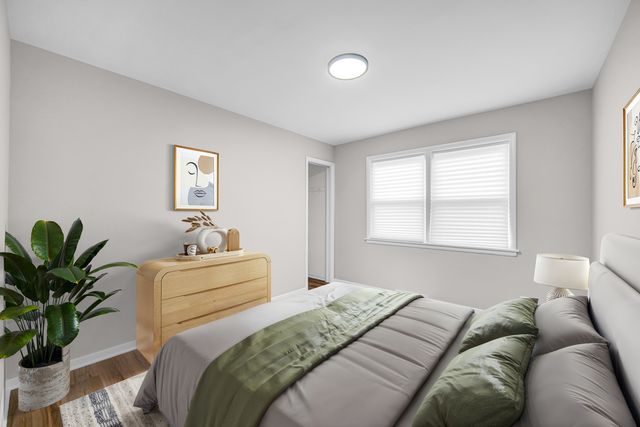 2250 E 92nd Place, Chicago, IL 60617