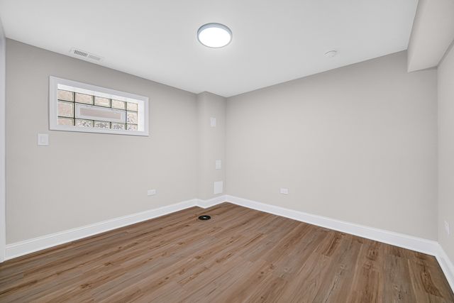 2250 E 92nd Place, Chicago, IL 60617