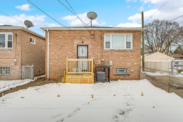 2250 E 92nd Place, Chicago, IL 60617