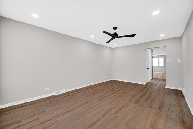 2250 E 92nd Place, Chicago, IL 60617