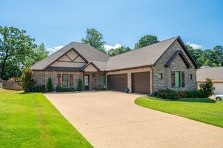 301 Arlington Park Drive, Hot Springs, AR 71901