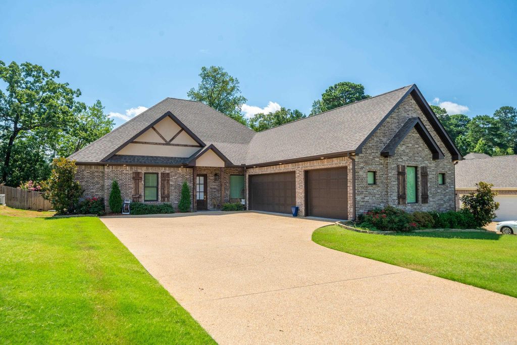 301 Arlington Park Drive, Hot Springs, AR 71901