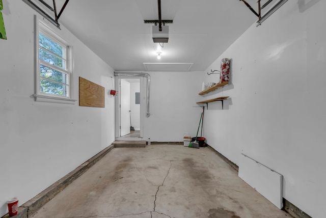 2660 N Erie Ave, Wichita, KS 67219