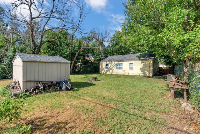 2660 N Erie Ave, Wichita, KS 67219